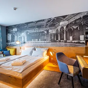 Mightytwice Hotell