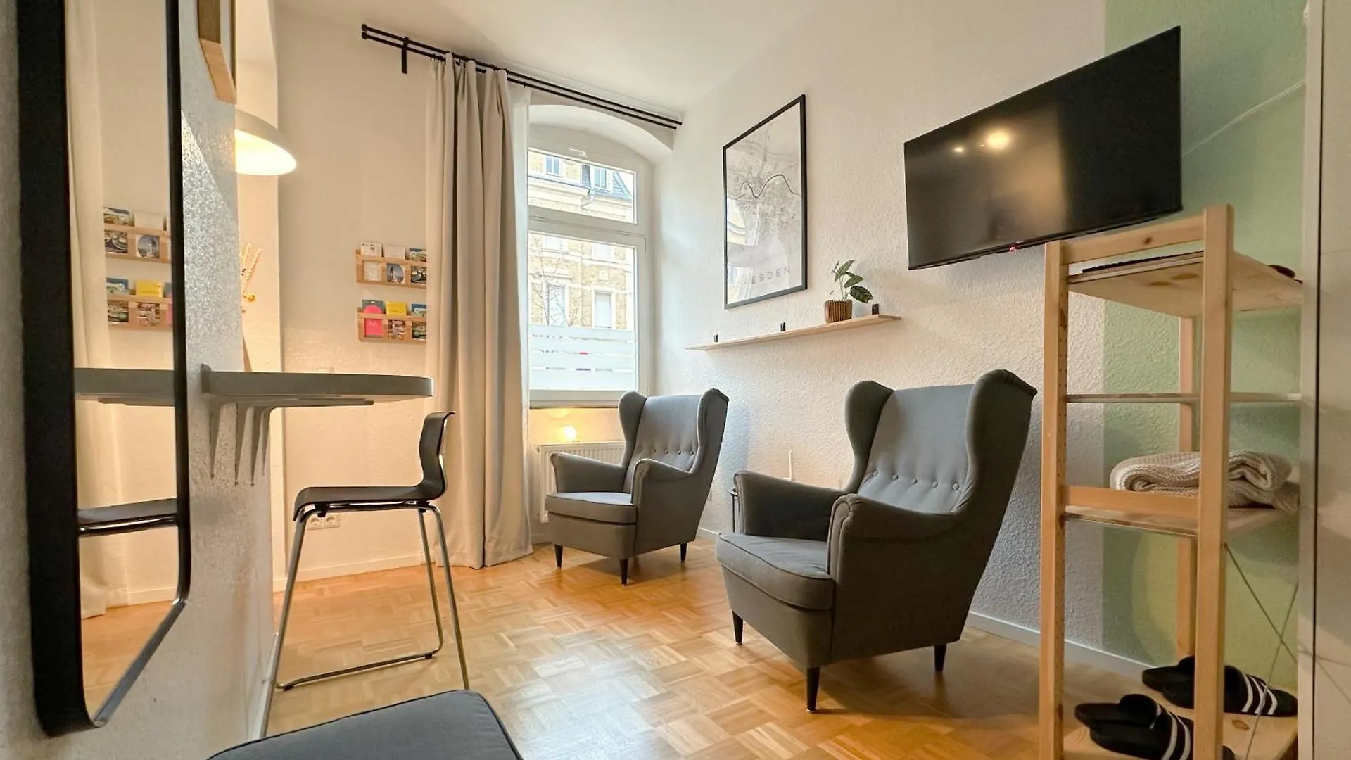 Zentrale, Gemuetliche Wohnung In Dresden